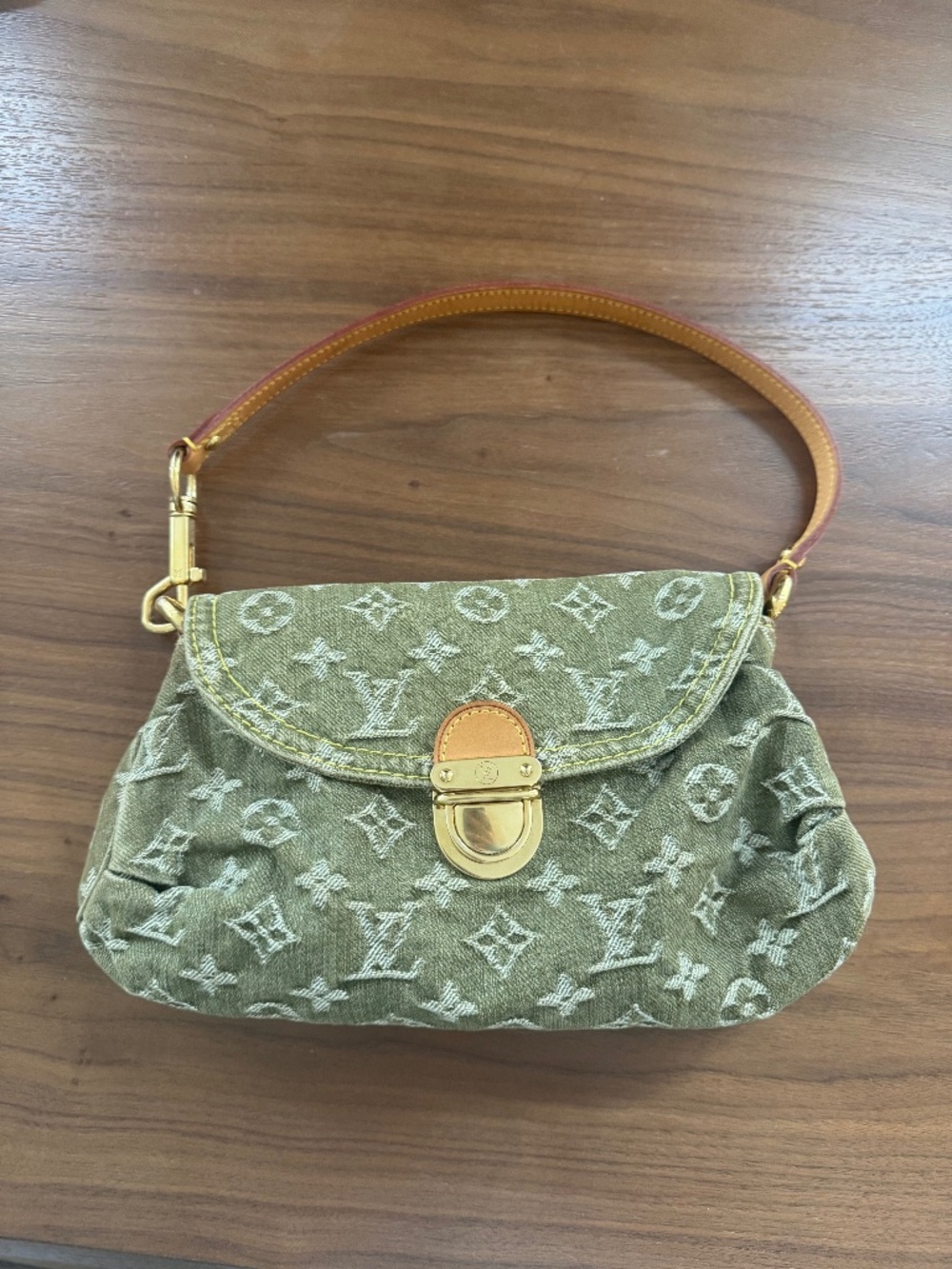 Louis Vuitton mini pleaty green